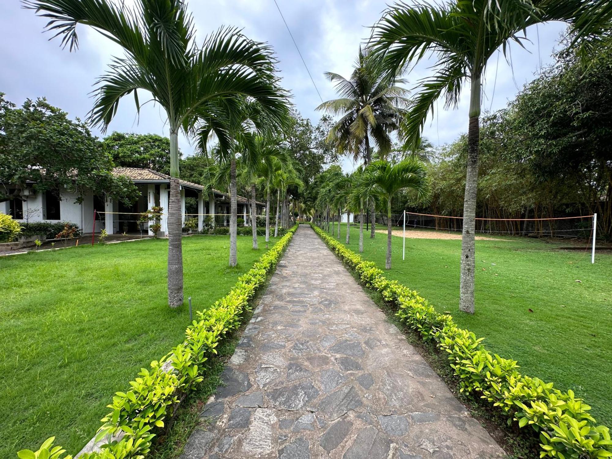 Amaluna Resorts Negombo Bagian luar foto