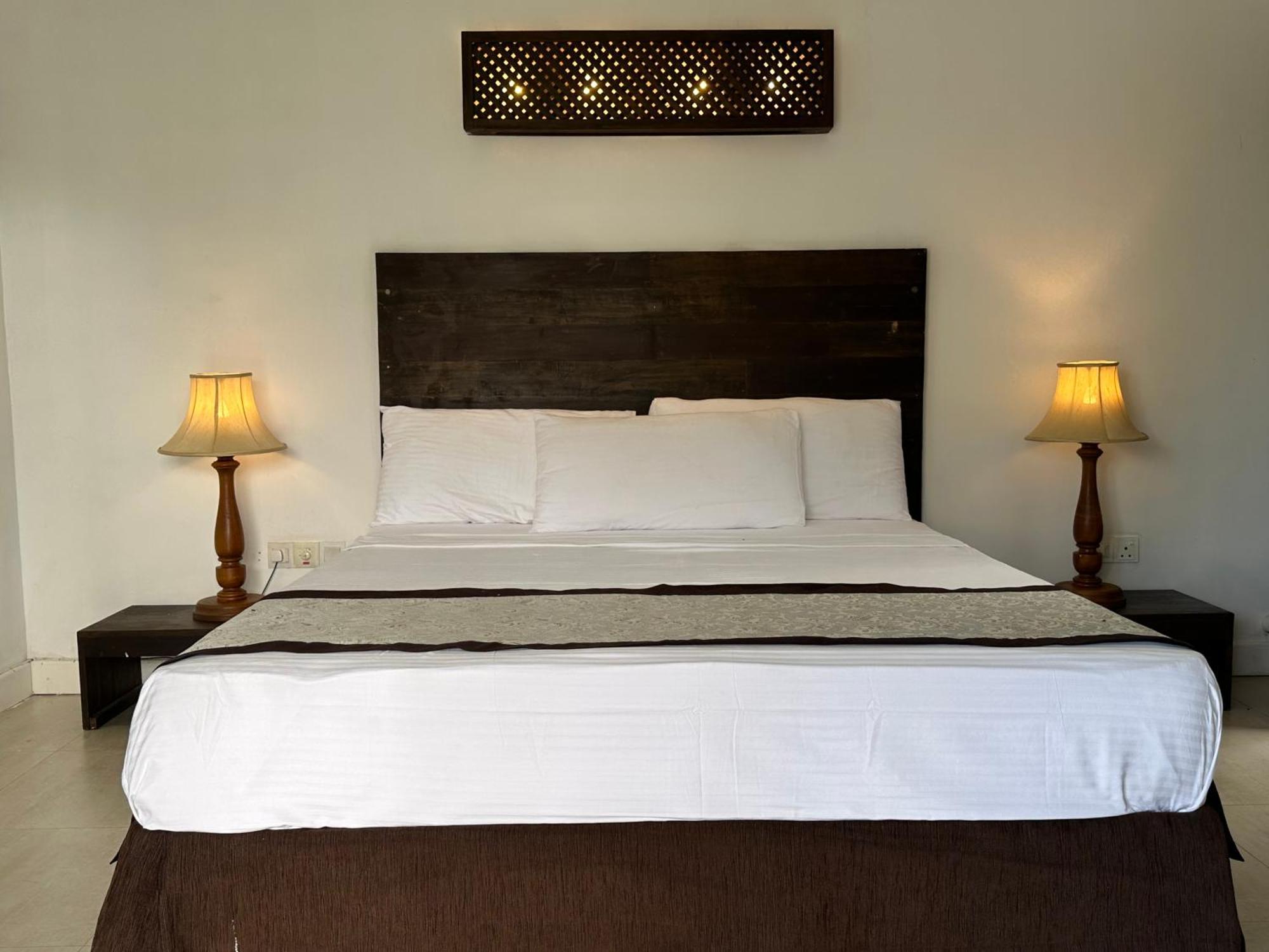 Amaluna Resorts Negombo Bagian luar foto