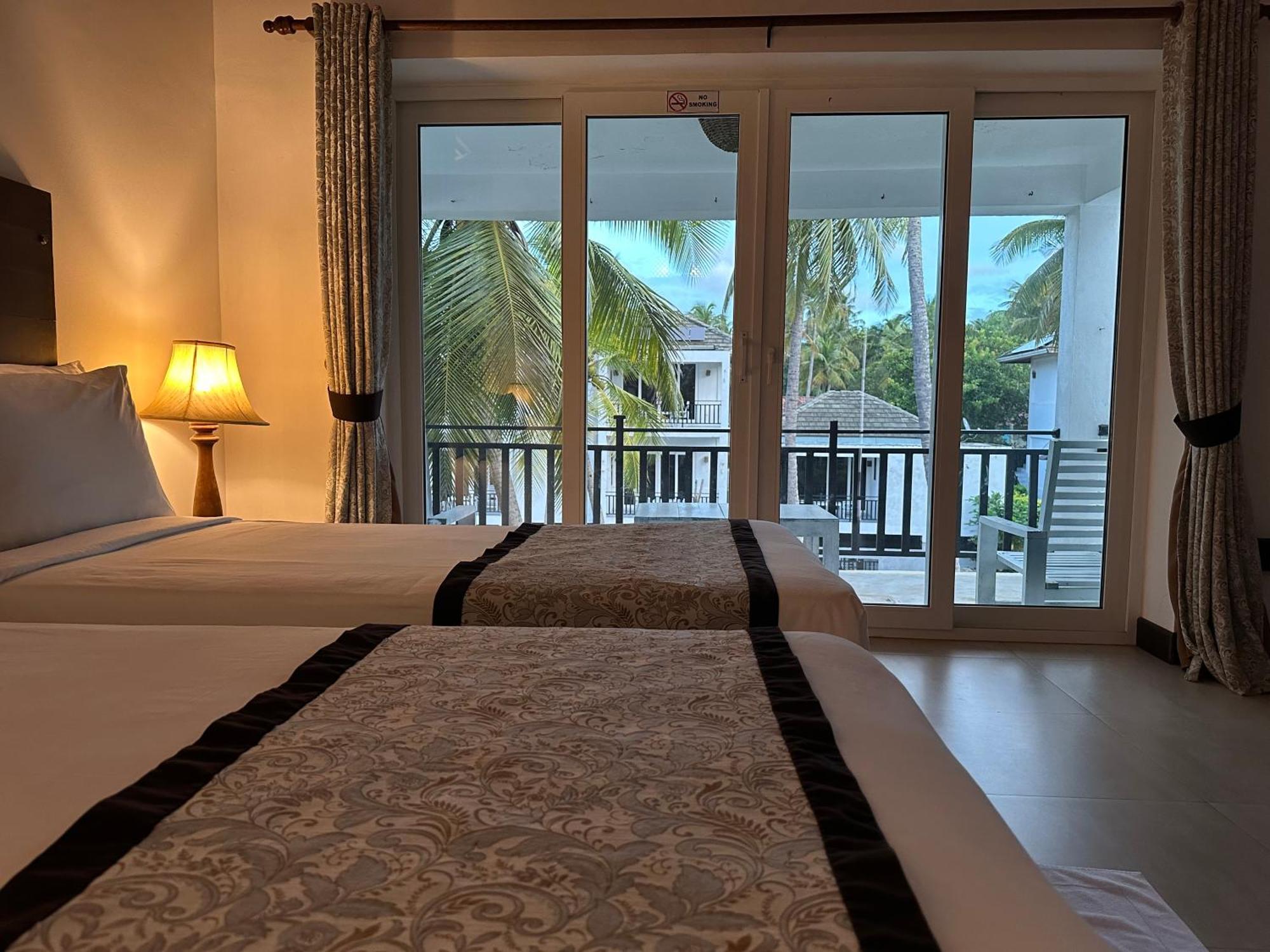 Amaluna Resorts Negombo Bagian luar foto