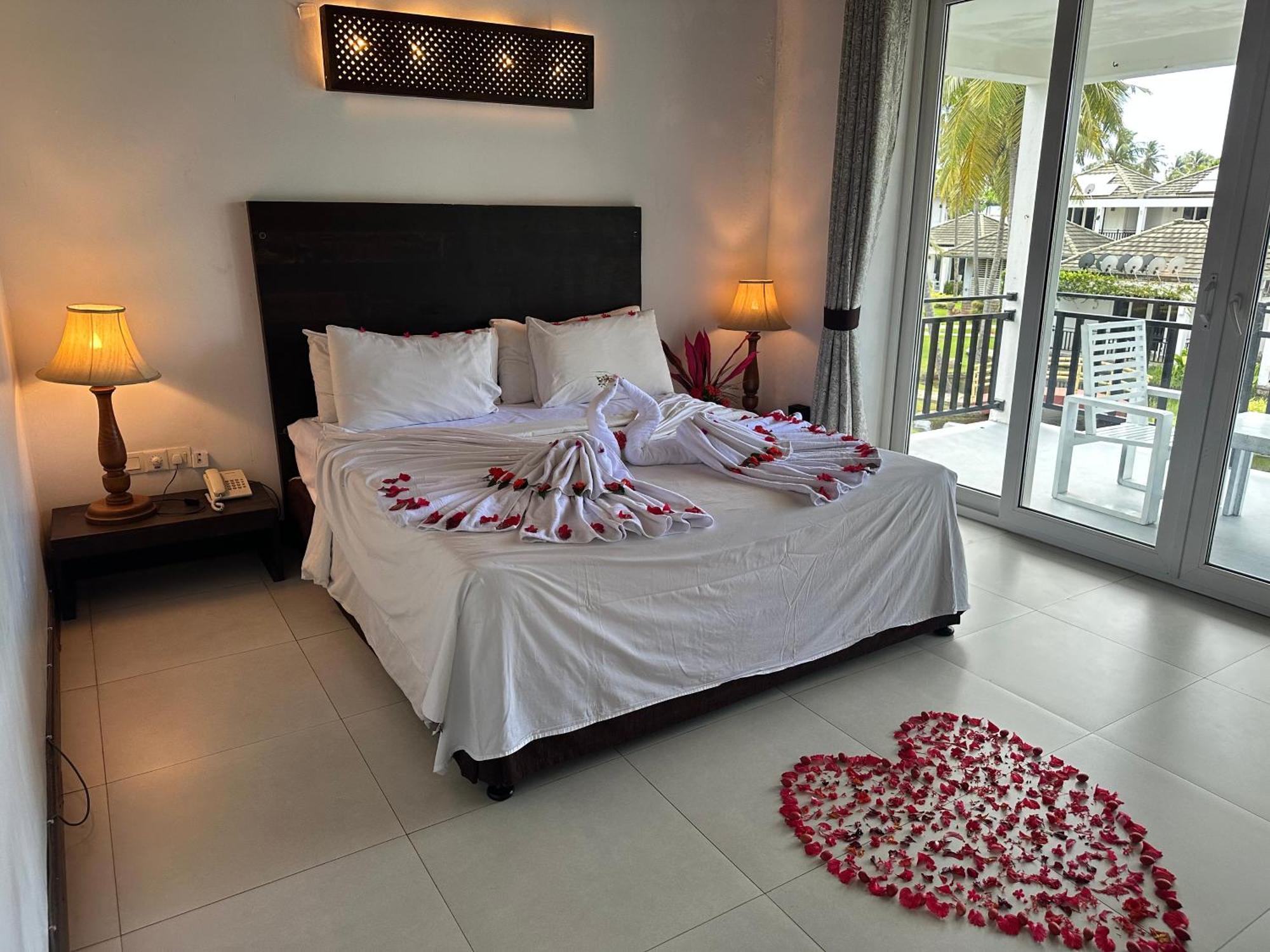 Amaluna Resorts Negombo Bagian luar foto